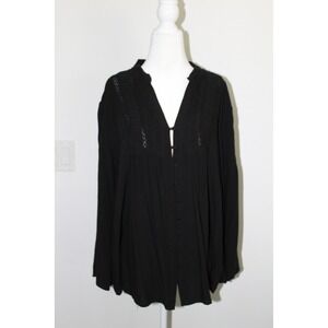 Solitaire Black Crochet‎ Lace Pintuck Button Front Blouse 1X Rayon Long Sleeve